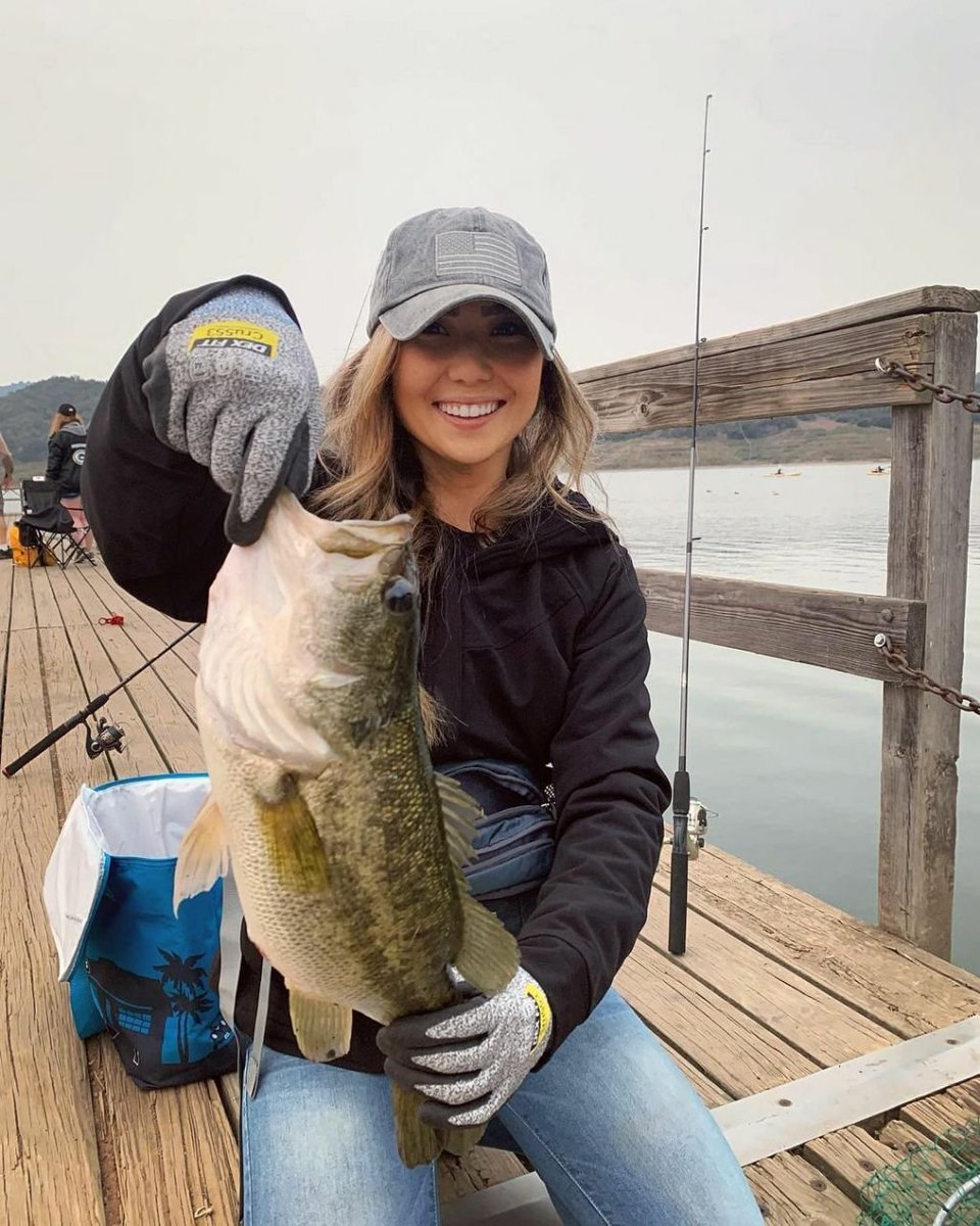Riva_k86's tweet photo. Name the  fish!
#fishing #FishingGirls https://t.co/IhiXZ2I6xi