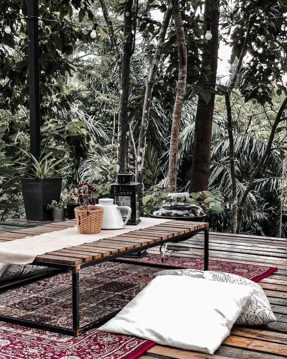 IsskndarAriffin's tweet photo. This new beautiful glamping spot in Negeri Sembilan is perfect for a jungle getaway! 😍🌲

📌 It's La Hilir Luxe Camp, located in Kuala Pilah.✨ This jungle home is just an hour's drive from Kuala Lumpur and is ran by a couple who quit the city life. https://t.co/e8pKvF982c