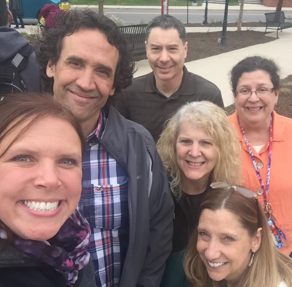 Happy happy birthday to Dr. Offutt!! We hope you have a wonderful day! 😁🎂🎉🎁