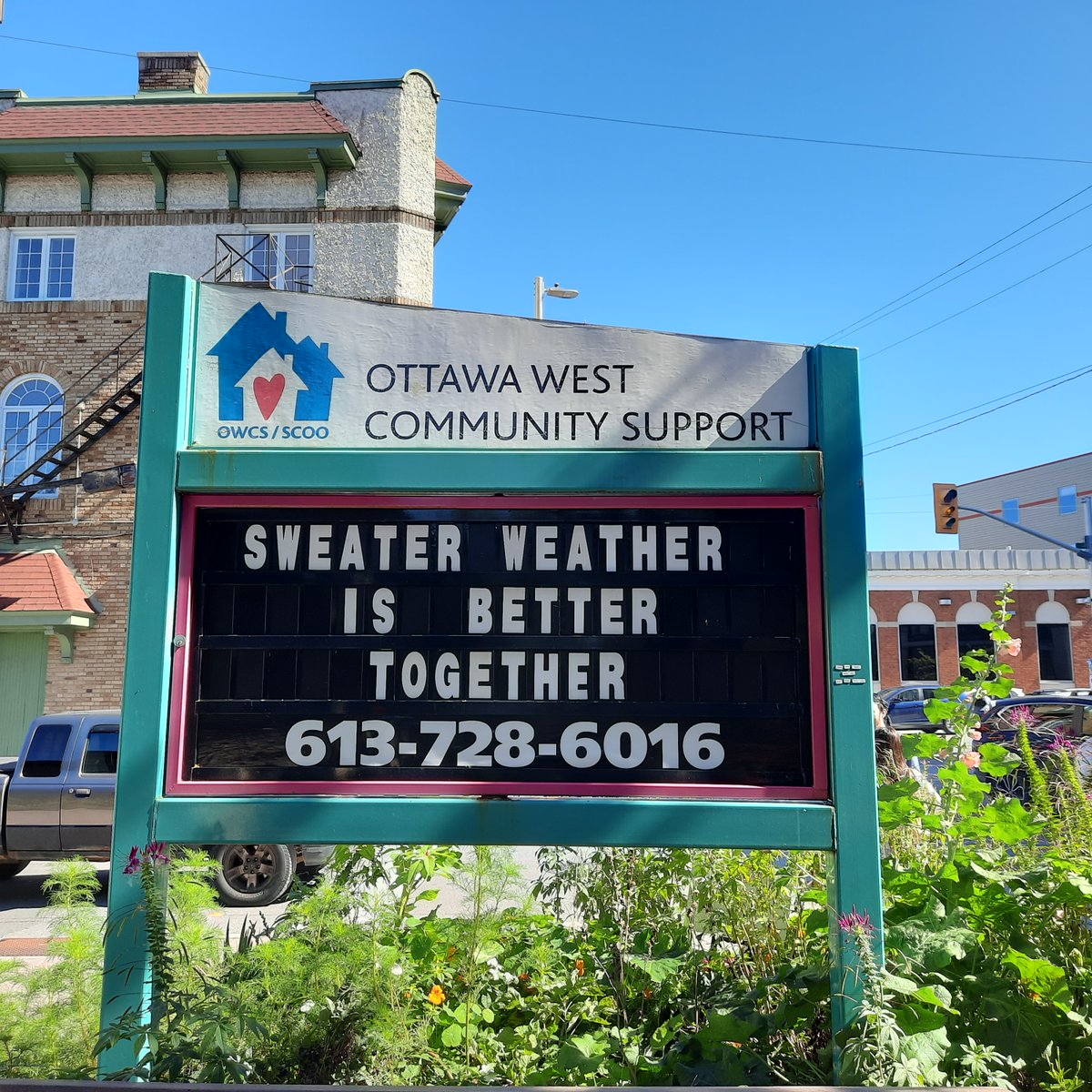 OttawaWestCS's tweet photo. It's chilly outside, but we hope our sign brings a little warmth with a chuckle! #owcs45 #theowcssign https://t.co/FemQMAfUse