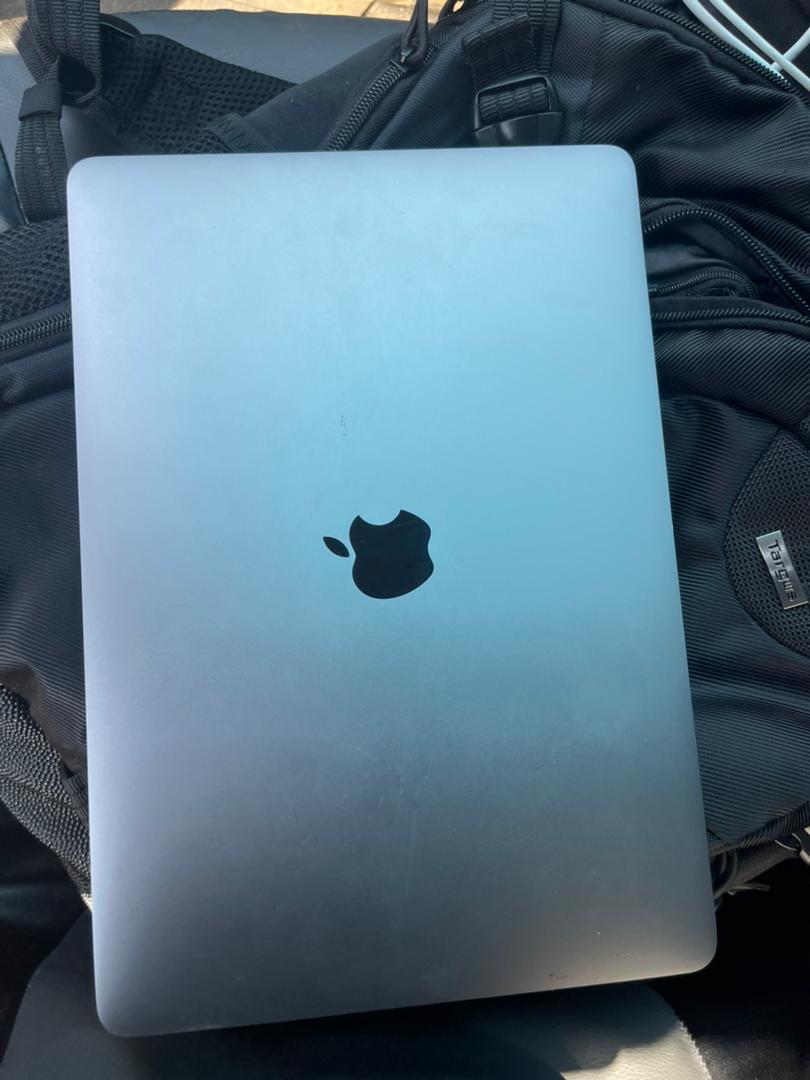 strictly059's tweet photo. Hie Twitter!

I got an offer of a lifetime today, i.e some poultry infrastructure and a ready market for my product

To get this I am short of 1.7k and I am selling my MacBook Air 13-inch | Apple M1 chip |

I need only $1.4k.. Contact me on 0719616779. Be kind retweet my plea. https://t.co/fsMY3pCcro