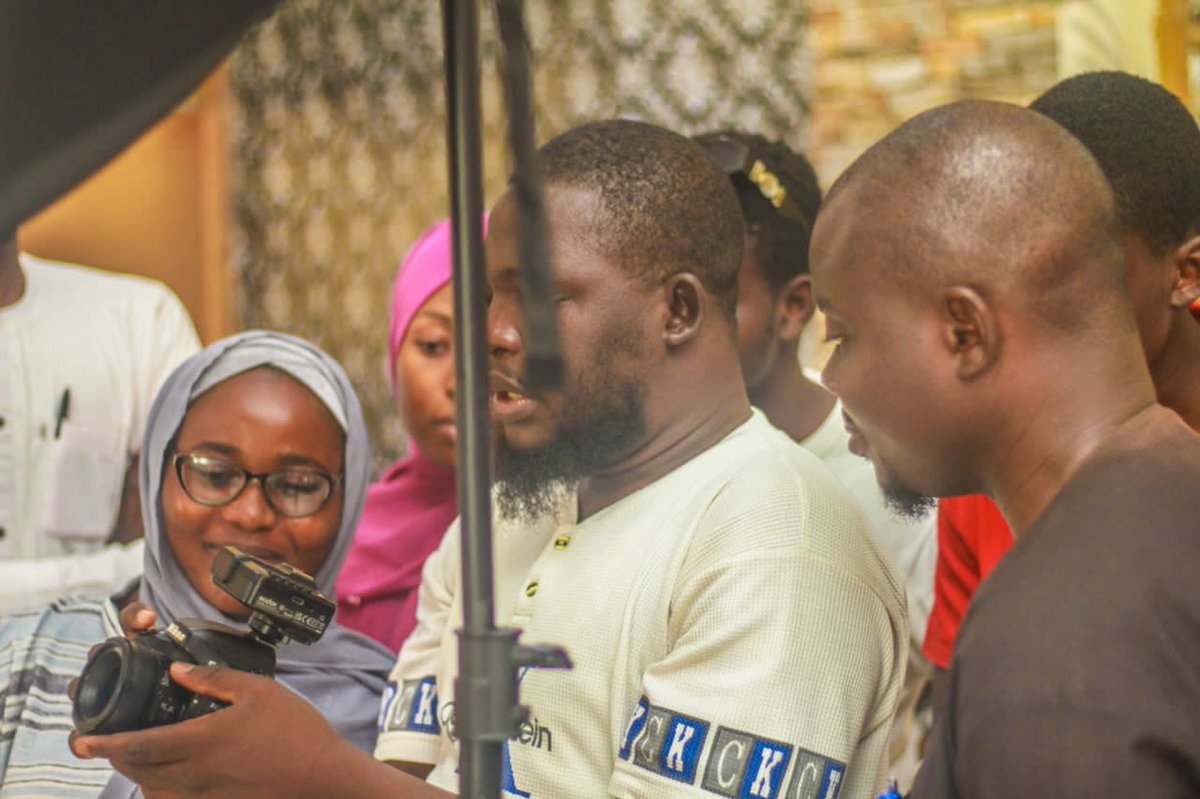 Govkiya2023's tweet photo. Take memories, leave footprints….
Day3 of our free photography class.
Support Khadijah Abdu Iya for Niger State Governor.
#kiya2023
#Adalci
#YouthOclock
#inclusionsfrom
#kiya4govniger
#womeninpolitics
#kiya
#ourproject https://t.co/inY8LlyVBx