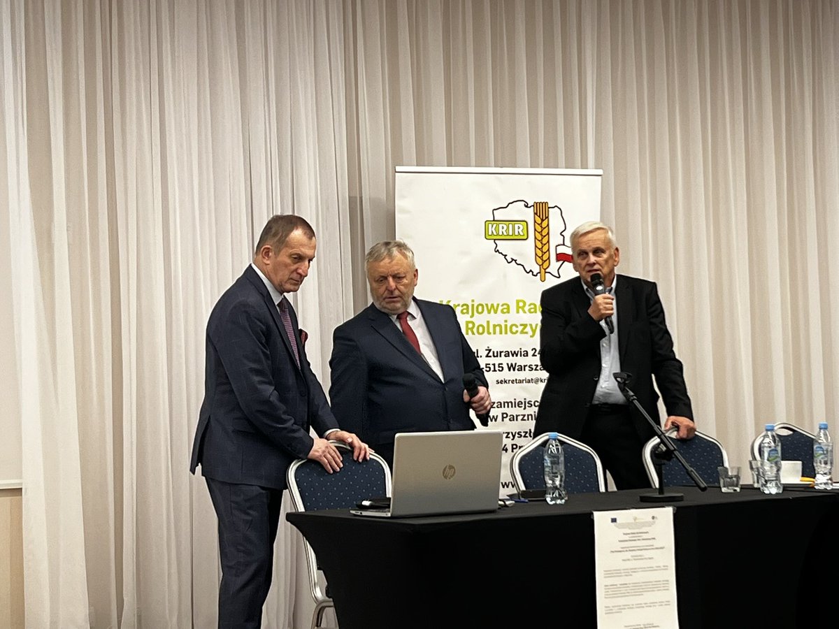 d_gawel's tweet photo. Rozpoczęła się konferencja „Plan Strategiczny dla WPR na lata 2023-2027. @KOWR_gov_pl reprezentuje Jacek Malicki, zastępca dyrektora generalnego.
#KRIR @IrwirP #Zegrze https://t.co/POy6GR0qPe