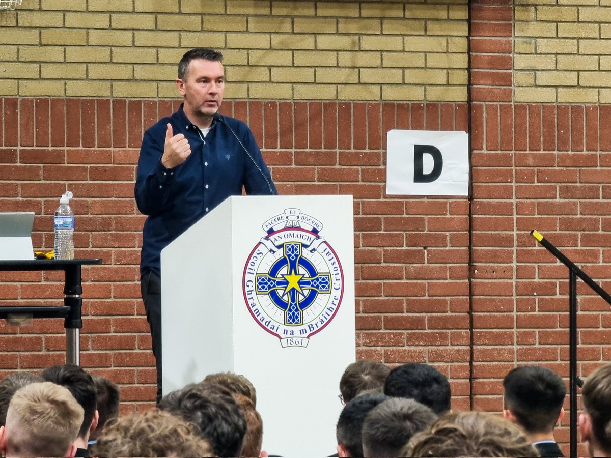 Thank you to Oisin McConville for delivering a very interesting and informative session on looking after your mental and physical health to our KS4&KS5 pupils today.