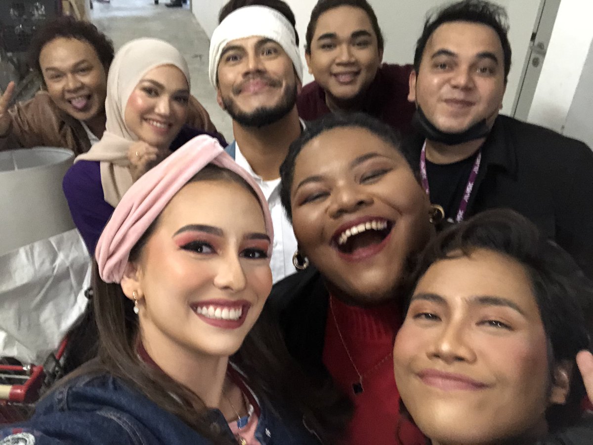 let’s have a great first show everybody!! #madukuterpalingkalut