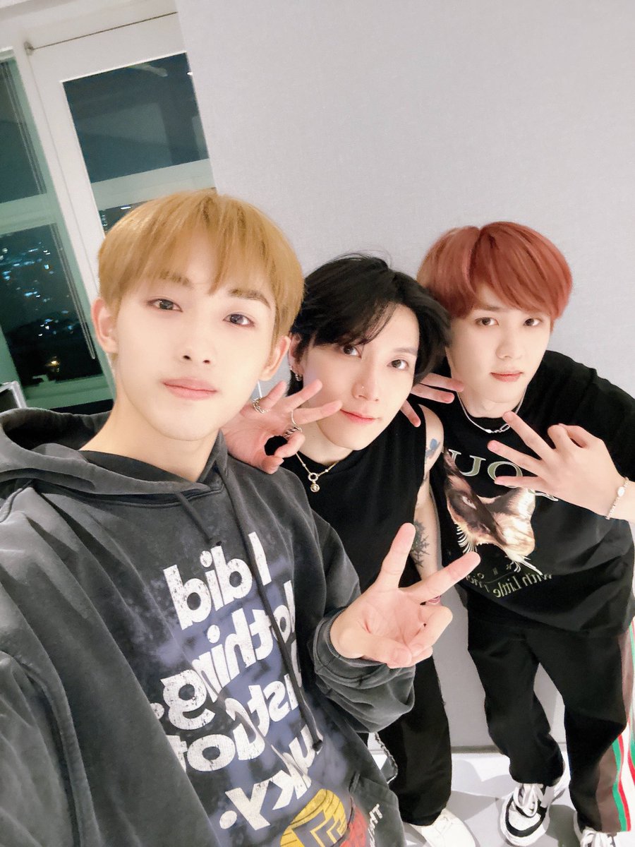 winwincIoud's tweet photo. 220929 #WINWIN Weibo Update

我们 👌🏻 #别来无恙威神V https://t.co/vtsvOAMhCA