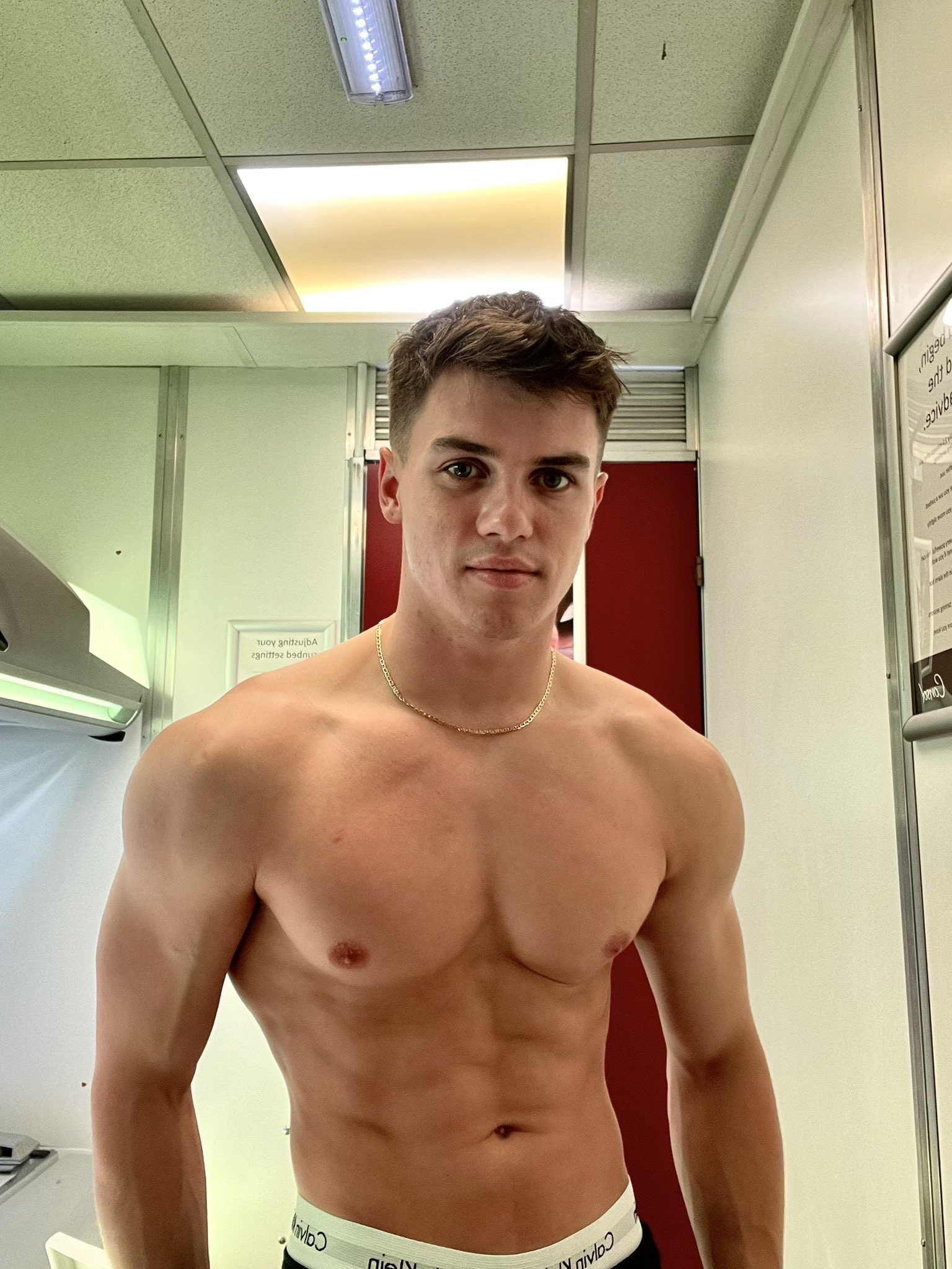 lewmfit on X: Weather is giving me book flights vibes #onlyfans  t.coT3sBePYW6M  X