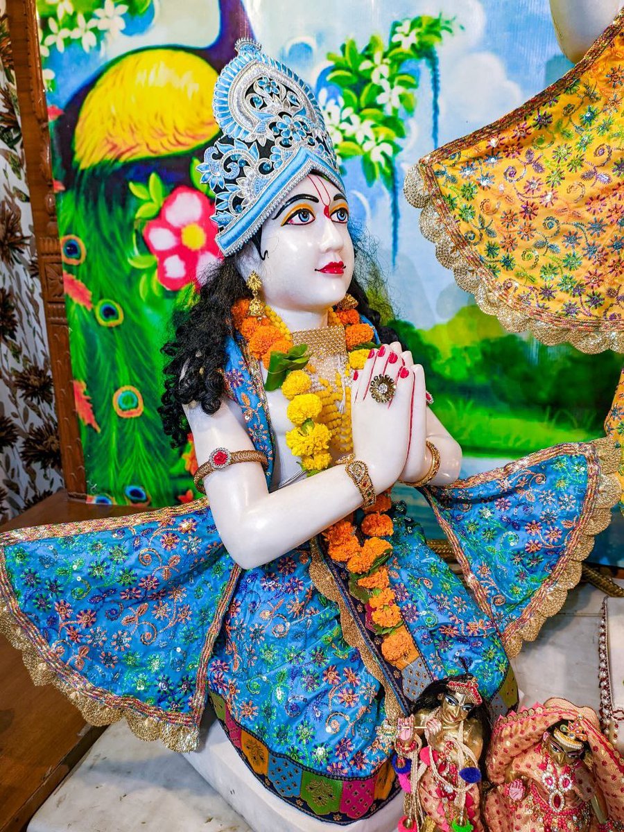 IskconAligarh's tweet photo. #Arjun #Krishna #deities(called as #Arjun #Varshney #Krishna) #Darshan,
#Iskcon #Aligarh #Gita #Gyan #Mandir, #Harduaganj. 29.09.2022
Photography courtesy of Mayapur Chandra (KRD) Prabhuji.
#APNA #SAHAYOGI #PREMI #PARIVAR.
#अपना #सहयोगी #प्रेमी #परिवार | https://t.co/vy1YvnXpaU