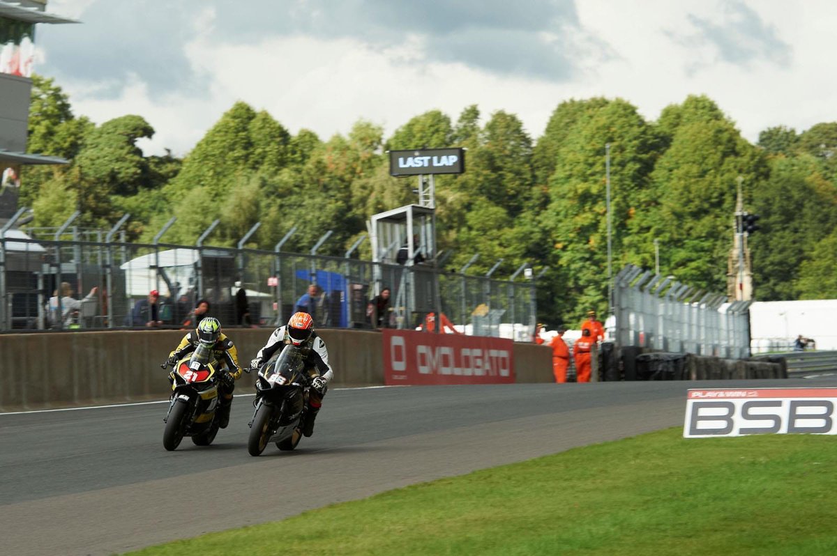 Decent weekend <a href="/Oulton_Park/">Oulton Park</a> BSB  ✨😀

Had the pace.. Got Pole.. just didn’t quite.. 😅😂
 = P2 + P3…

Really looking forward to the last go of the year <a href="/Brands_Hatch/">Brands Hatch</a>  <a href="/londonbikers/">londonbikers.com</a> 📸

report &amp; gallery:
motorcycleraceparts.co.uk/news/2022/09/m…
<a href="/MotorcycleRaceP/">MotorcycleRaceParts</a> 
<a href="/TysersSport/">TysersSports</a>