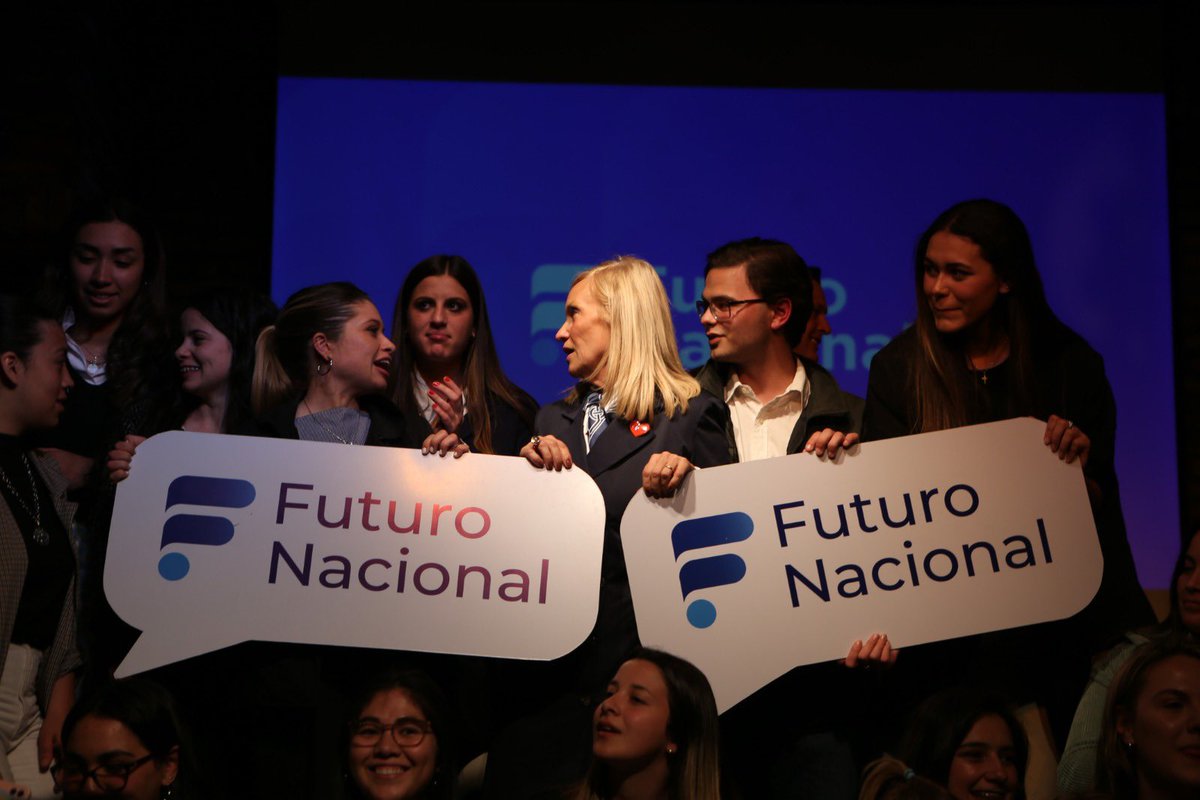 MerceEstevez's tweet photo. El día de ayer tuvimos el lanzamiento oficial de @FuturoNacional y los candidatos para las Elecciones de Jóvenes de este 29 de octubre. 

¡Saldremos a trabajar por nuestro Partido! Con la mirada hacia adelante, tocando los temas más sensibles. Esto es Futuro Nacional. https://t.co/wFfBuM8ng4