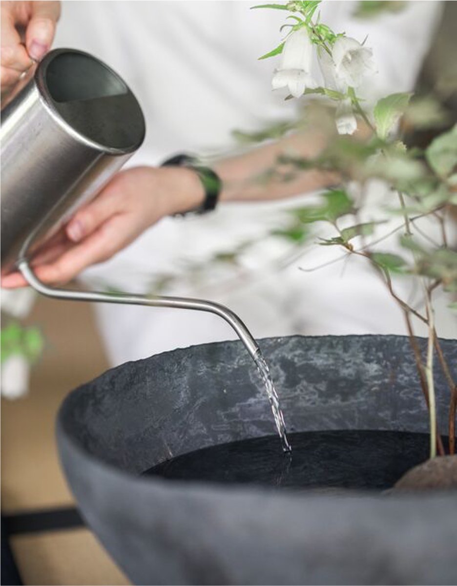 When Mazda colour and trim designer Mai Utagawa attended an Ikebana workshop by Mario Hirama, it renewed her own intention to always bring this philosophy to her work at Mazda. Visit #MazdaStories to find out more: bit.ly/MazdaStoriesIk…
