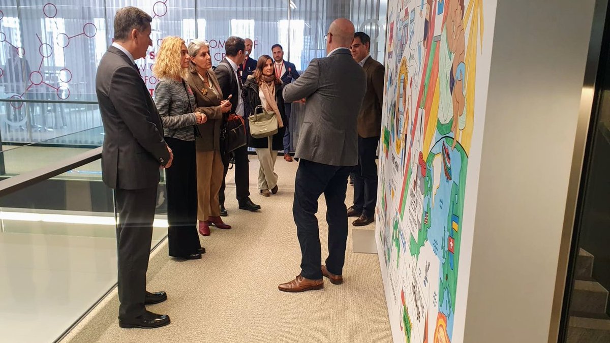 meritxell_batet's tweet photo. 🇨🇭Interesante visita a las instalaciones de @moderna_tx en Basilea. He podido conocer la actividad de la empresa, clave en el desarrollo de vacunas contra la #COVID19, y he mantenido un encuentro con los españoles que allí trabajan, representantes del talento investigador de 🇪🇸. https://t.co/OJuZBBXtFf