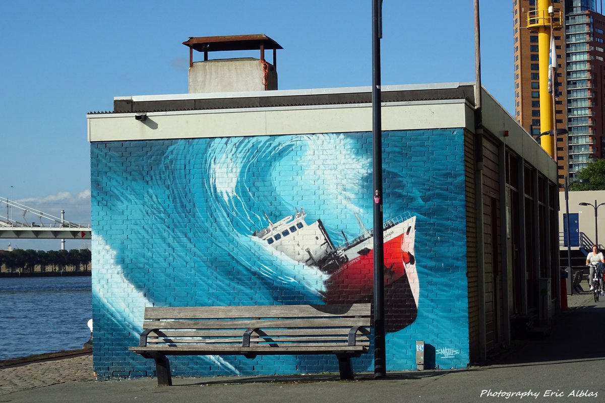 AlblasEric's tweet photo. Vandaag was ik van 07:00 uur tot 14:00 uur op route. Deze #streetart kwam ik tegen aan de #boompjeskade. https://t.co/weqFo4QXXl