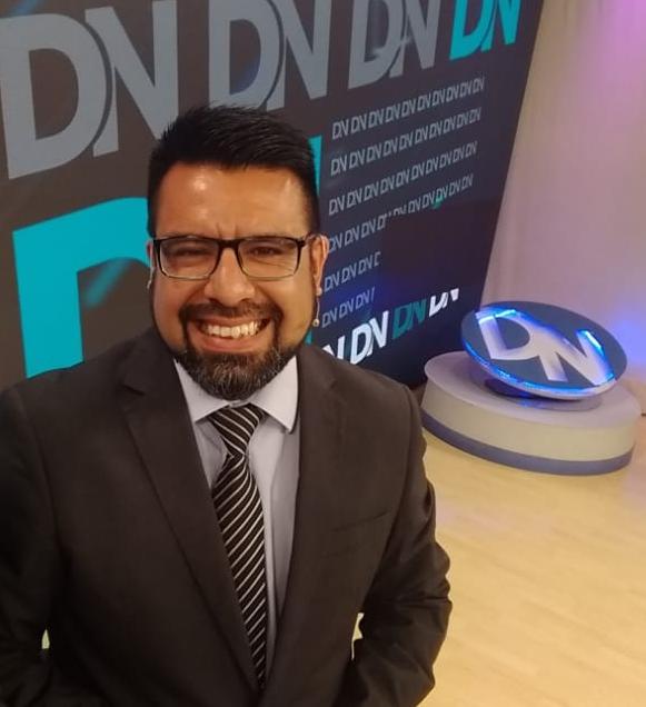 AzulMedia1's tweet photo. En vivo el movil desde Cómodoro Rivadavia con @f_adrian86 y todas las novedades de la ciudad. #AzmRadio #HayOtraVerdad #AzmTV https://t.co/IkscJTGUuV
