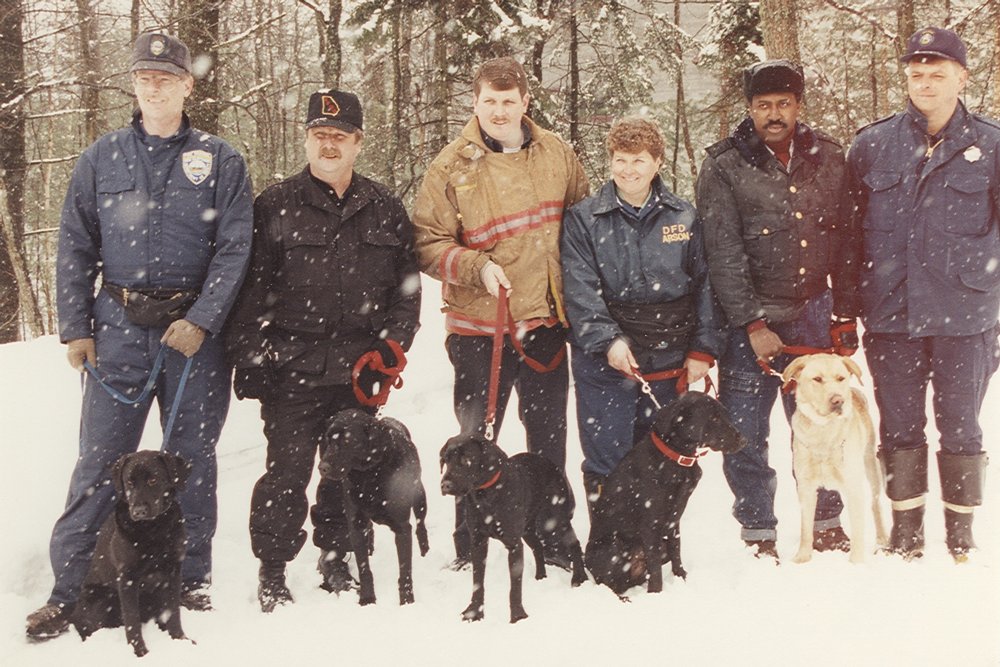 insguyJohn's tweet image. Arson dogs have many superpowers! Learn about the talented @StateFarm Arson Dog Program teams and hear the unique way K9 Tony lets his handler know he's ready to work. st8.fm/3dNbRkW