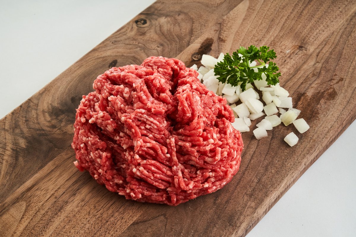 SpenstBros's tweet photo. Did you know that we make our ground beef fresh daily? Available in our showcase in 1 or 2 pound packages for ONLY $5.99/Lb. https://t.co/x032ZPaGlV