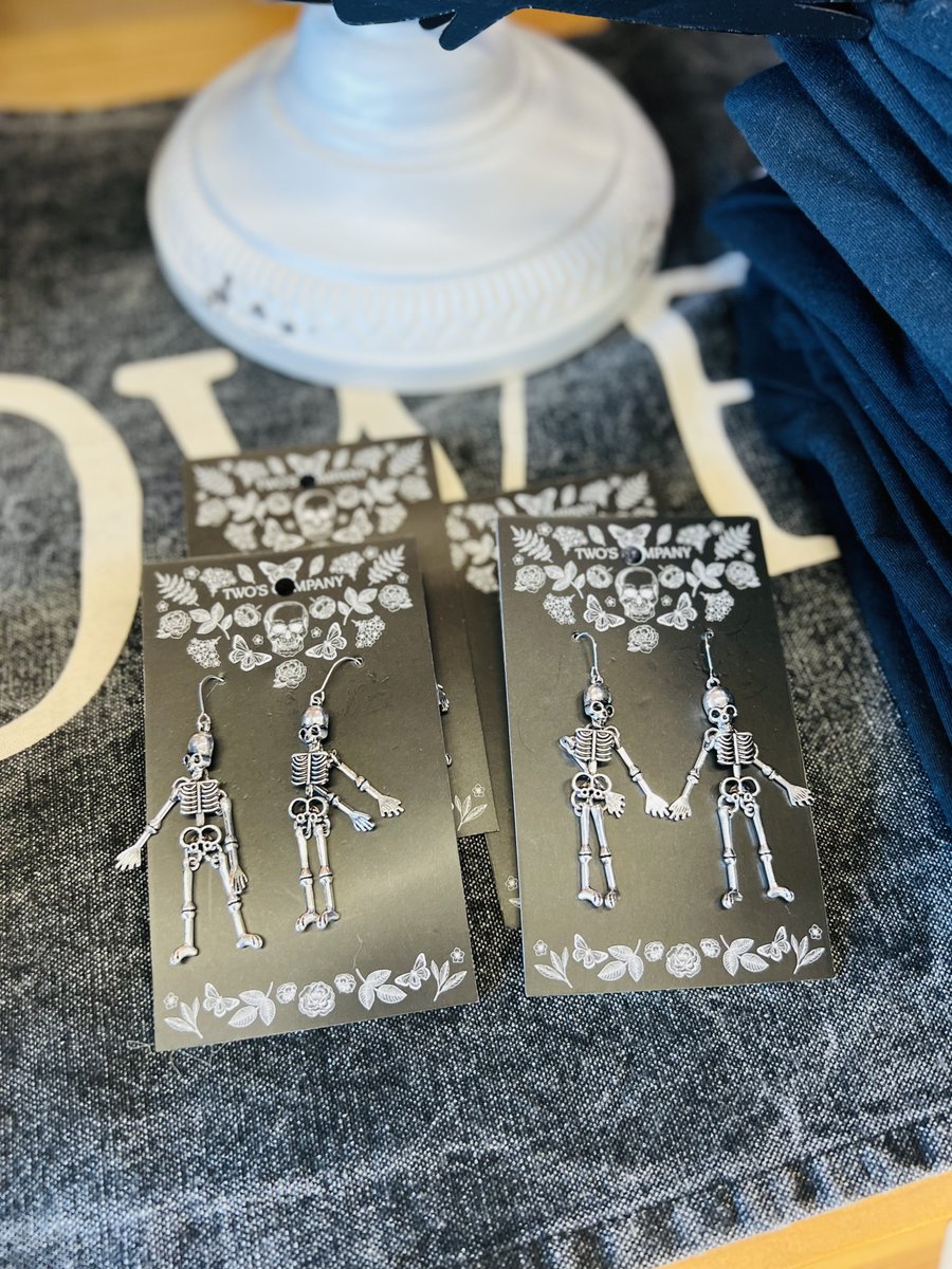 AceofGray's tweet photo. We have everything spooky that you could think of in our Gift Shop! We have Tee Shirts, Jewelry, Cups, and even Spooky Candles! Stop by and check out our Spooky Display today!๐ป
#ShopAceOfGray #TheresNoStoreLikeIt #OneStopShop #GreatGifts #SpookySeason #NewDisplay... https://t.co/FveHBY78nx
