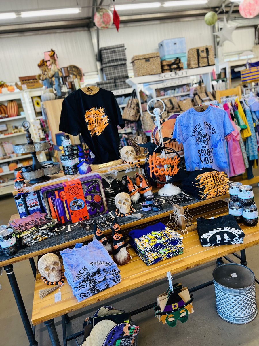 AceofGray's tweet photo. We have everything spooky that you could think of in our Gift Shop! We have Tee Shirts, Jewelry, Cups, and even Spooky Candles! Stop by and check out our Spooky Display today!๐ป
#ShopAceOfGray #TheresNoStoreLikeIt #OneStopShop #GreatGifts #SpookySeason #NewDisplay... https://t.co/FveHBY78nx