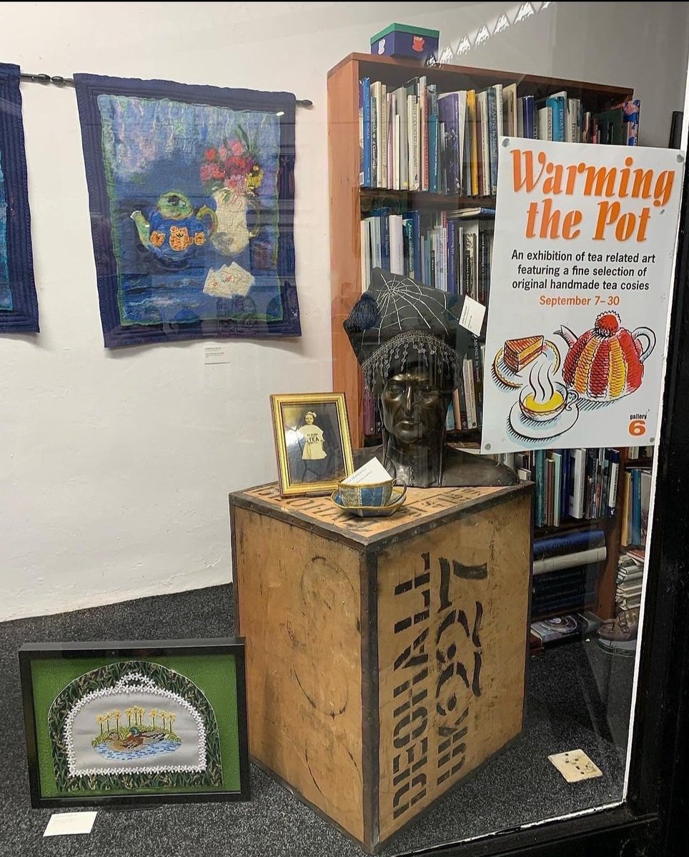 Gallery6 are holding a 'taking down party' on Friday 30th September between 5pm - 8pm. 
An auction will also be held on the evening. 
Kindly the creators and makers of these artworks have decided that all proceeds should go to Art Therapy Yorkshire. Thank you all involved. 💚