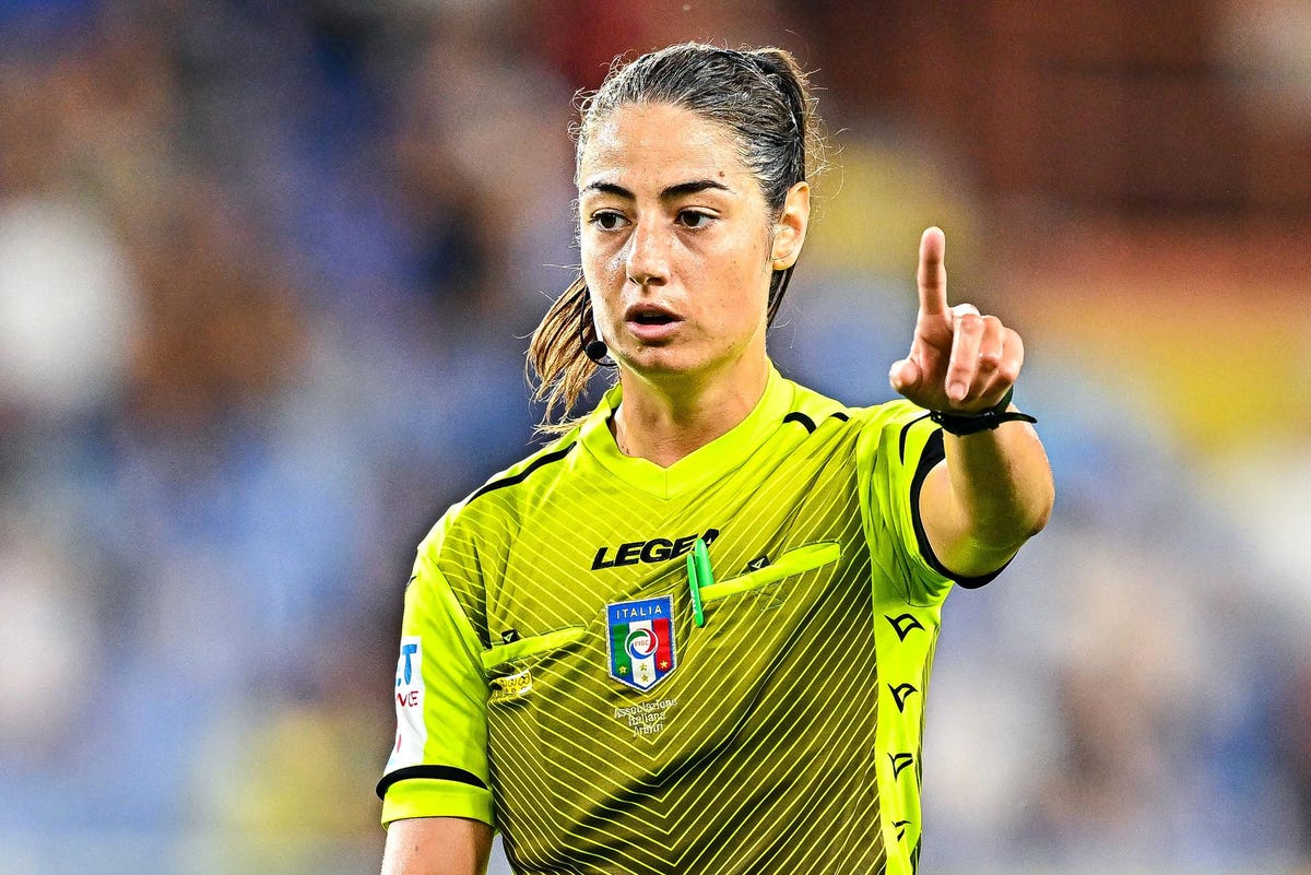 Ferrieri Caputi Makes History As First Female Referee In Italy’s Serie A dlvr.it/SZCLhX