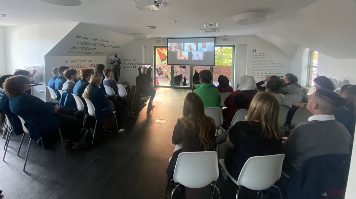 It was wonderful to have students from Palestine & the Czech Republic in Áras Uí Chonghaile today with @HandsUpProject a cultural exchange with @SaintsCollege &other local schools🙌🏼 They spoke via live link to students in Gaza& enjoyed some traditional food from the Middle East!