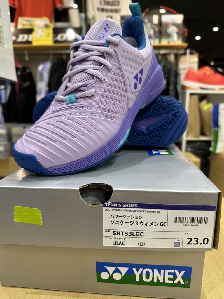 t_champ1's tweet photo. ⭐️新製品のお知らせ⭐️
ヨネックスよりソニケージ3ウィメンGC入荷しました‼︎
カラーも可愛い❤️
ぜひ店頭にてご覧下さい☺️✨
天王寺
#ヨネックス #YONEX #パワークッションソニケージ3ウィメンGC #チャンプ #ソフトテニスプロショップチャンプ https://t.co/CedhyRnZiK