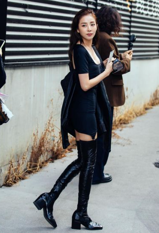 psngayondigital's tweet photo. STUNNING 🤩

TINGNAN: K-pop star na si Sandara Park, ibinahagi ang kaniyang mga larawan tampok ang kaniyang stunning black outfit sa kaniyang Instagram post. https://t.co/UYKfd45yIV