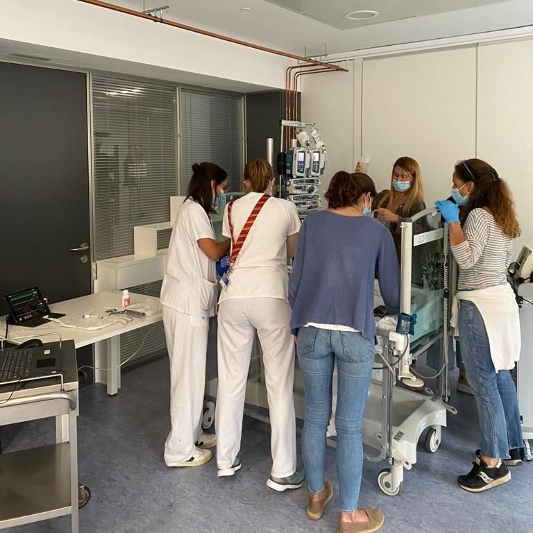 Vall d'Hebron Centre de Simulació Clínica Avançada (@simulaciovh) on Twitter photo <a href="/vallhebron/">Vall d'Hebron</a> <a href="/Me_NURSE/">Meritxell Jiménez</a> <a href="/lauramillans/">Laura Millán</a> S'ha celebrat la 5⃣ edició del curs Reamina't!
Gràcies per la vostra assistència, esperem retrobar-vos ben aviat 🤗 #SimulacioVH <a href="/vallhebron/">Vall d'Hebron</a> <a href="/Me_NURSE/">Meritxell Jiménez</a> <a href="/lauramillans/">Laura Millán</a> S'ha celebrat la 5⃣ edició del curs Reamina't!
Gràcies per la vostra assistència, esperem retrobar-vos ben aviat 🤗 #SimulacioVH