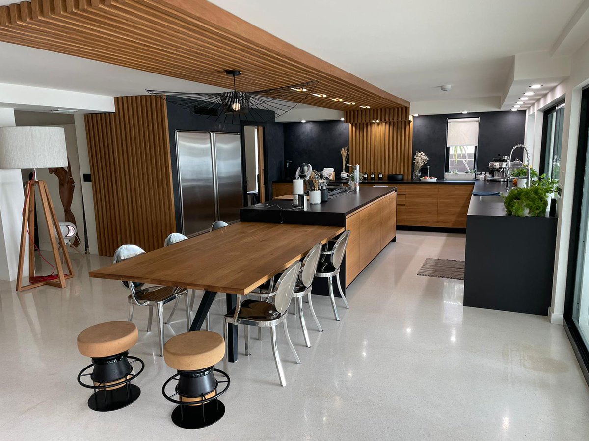 PlywoodExpress's tweet photo. Architectural Wood Paneling completed in South Beach ✨

#architecturalpanelsflorida #woodveneerflorida #plywoodflorida #mdfflorida #interiordesignmiami #woodworkingmiami https://t.co/5g32t59gcD