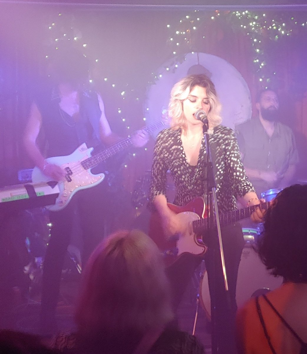 BoysKeepSwingin's tweet photo. Treated to two other great shows at Folklore Hoxton last night.  The wonderful @VeronicaBianqui solo and sounding fabulous and the brilliant @gabi_garbutt so much energy! Ridiculously talented lineup

#moremerch #folklorehoxton #livemusic #whoneedsaband https://t.co/0XHBNVNpDY
