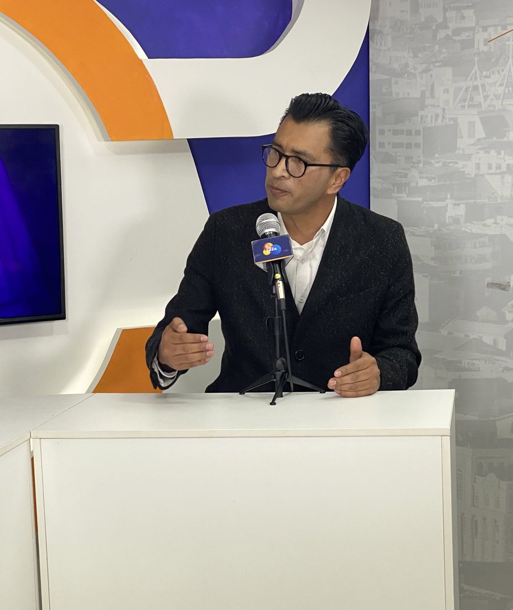 iosoyjctorres's tweet photo. Compartimos nuestro plan de trabajo, abordando los temas #urgentes e #importantes para construir una #LojaDelFuturo 🌆
#DemosVueltaALasCosas #GiraDeMedios #AlcaldeLoja #JCTorres2023 #JuntosCambiamosTodo #LDML #Bakana https://t.co/HbDZuhaH4X