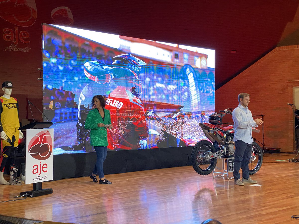 Gracias <a href="/maikelmelero/">Maikel Melero</a>