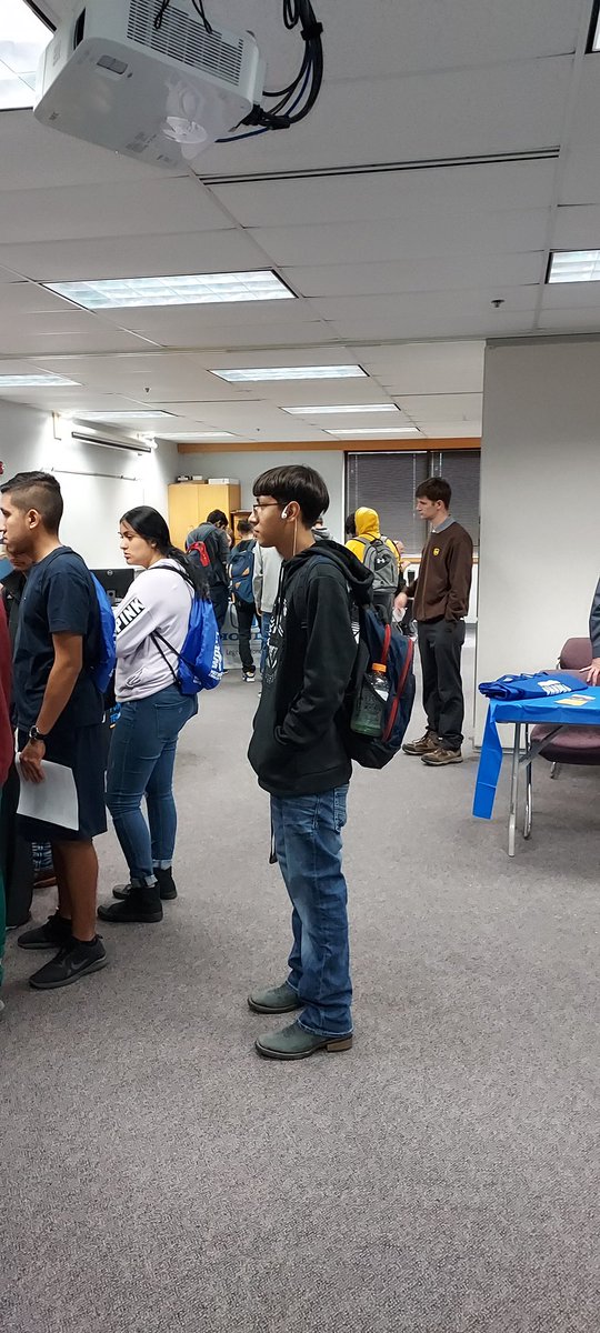 KCPS_ManualCTE's tweet photo. Last week, our Auto Collision students participated in the Automotive Experience Day at @MCCKansasCity Longview. Thank you for hosting us! #FutureReady #DareToBelieve https://t.co/ab88joPzpP