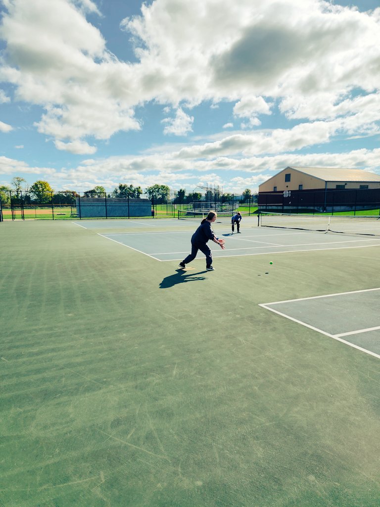 BHPracticalArts's tweet photo. Another Day in the Life of a PE Student - TRB. Working on various skills and emphasizing teamwork 🤗 https://t.co/rp0IWiWogX