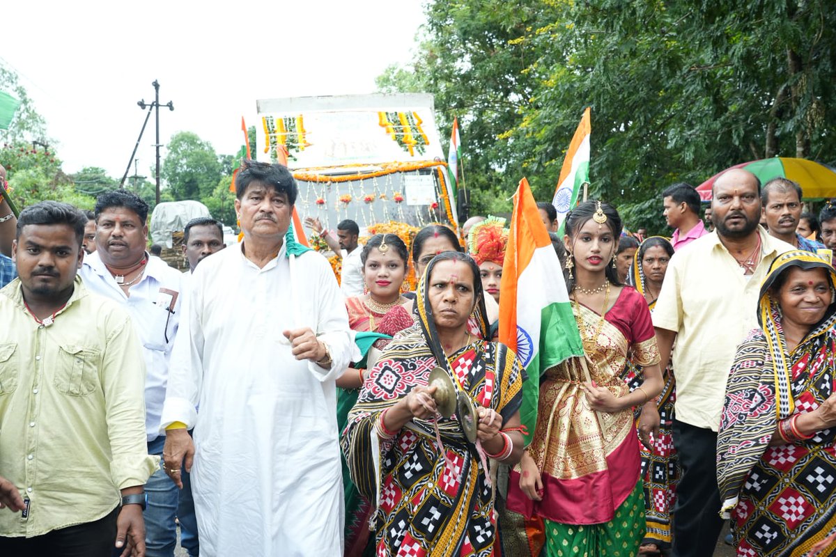 rajaaswain's tweet photo. ଘଣ୍ଟ,ଶଙ୍ଖ,କୀର୍ତ୍ତନ,ହୁଳହୁଳି,ରାସ୍ତାରେ ଝୋଟି ଓ ଫୁଲ ଦେଇ ସ୍ୱାଗତ କରିଥିଲେ ସମସ୍ତ ମା',ଭଉଣୀ, ବିଦ୍ୟାଳୟ,ମହାବିଦ୍ୟାଳୟର ଛାତ୍ରଛାତ୍ରୀ,ଶିକ୍ଷକ ଶିକ୍ଷୟିତ୍ରୀଙ୍କ ସମେତ ପ୍ରଶାସନଅଧିକାରୀଙ୍କ ସହଯୋଗରେ ଅତି ସୁନ୍ଦର ଭାବେ ରଥକୁ ଶଂଖୋଳି ସମ୍ମାନର ସହ ସ୍ୱାଗତ କରାଯାଇଥିଲା,ସେଥିପାଇଁ ମୁଁ ସମସ୍ତଙ୍କୁ ସହୃଦୟର ସହ ଧନ୍ୟବାଦ ଜ୍ଞାପନ କରୁଛି। https://t.co/aL82rKuvhY
