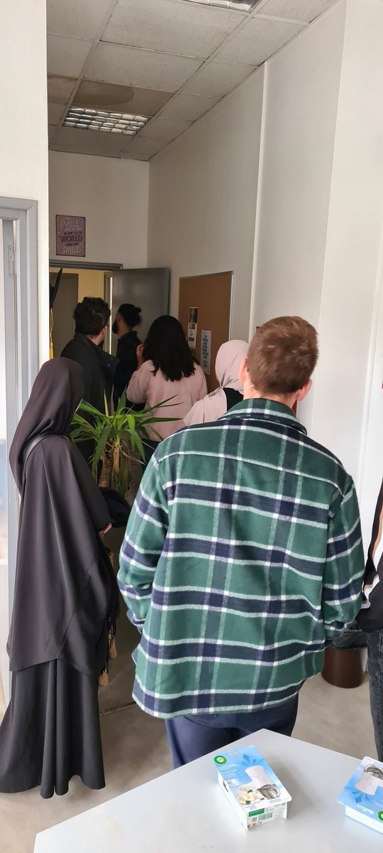 myriam__PE's tweet photo. J4️⃣ #Restart @pole_emploi matinée consacrée aux jeunes porteurs de #projets 😊 venus à la rencontre d'Agathe du #clap @roubaix de Myriam @tes_rtr et d'Arnaud jeune créateur d'#entreprise. Au programme: #coaching présentation des dispositifs et visite des locaux! @stephabdelli https://t.co/WXmoCTsP7W