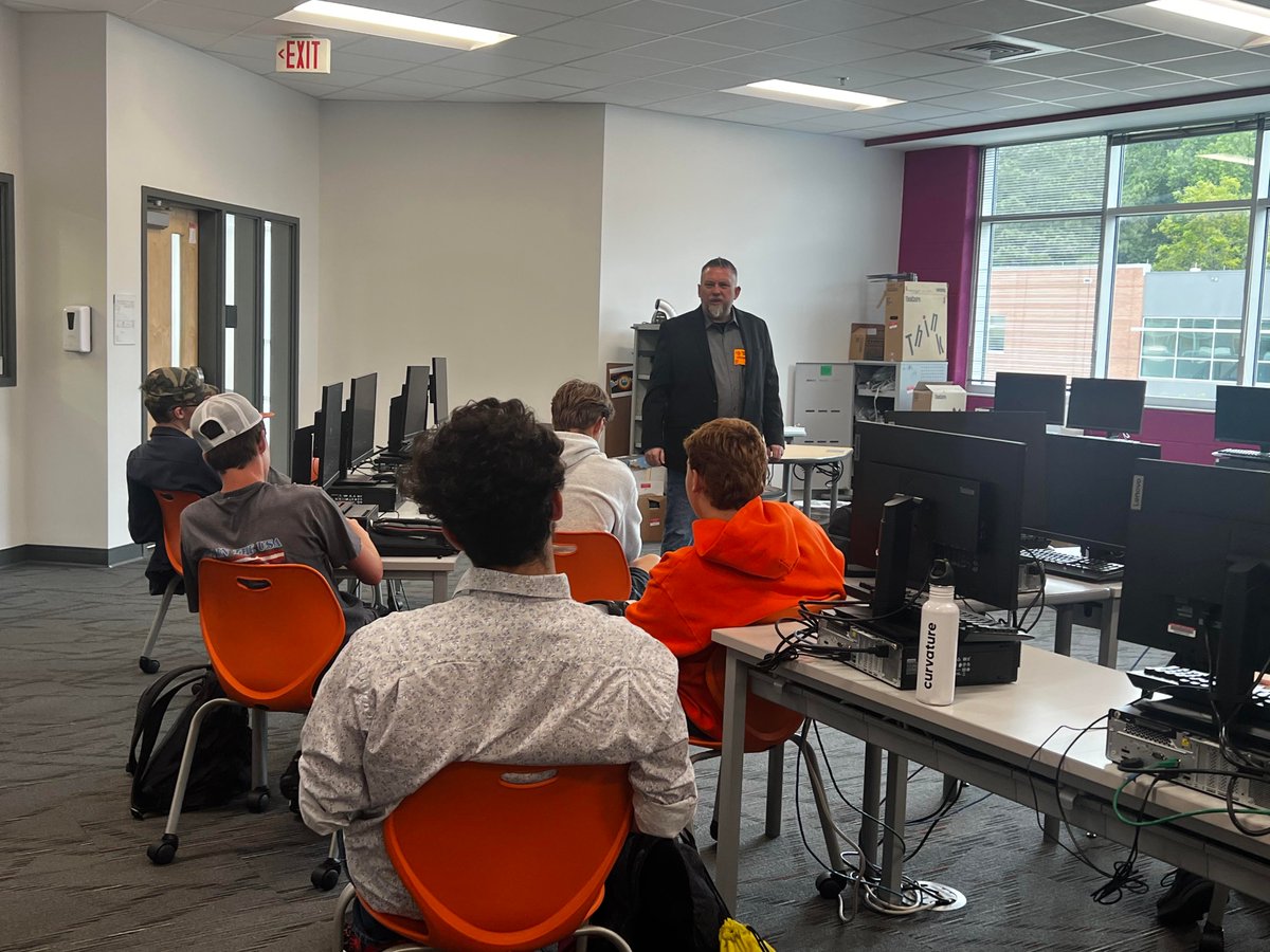 Rhonda Lusher tweet media