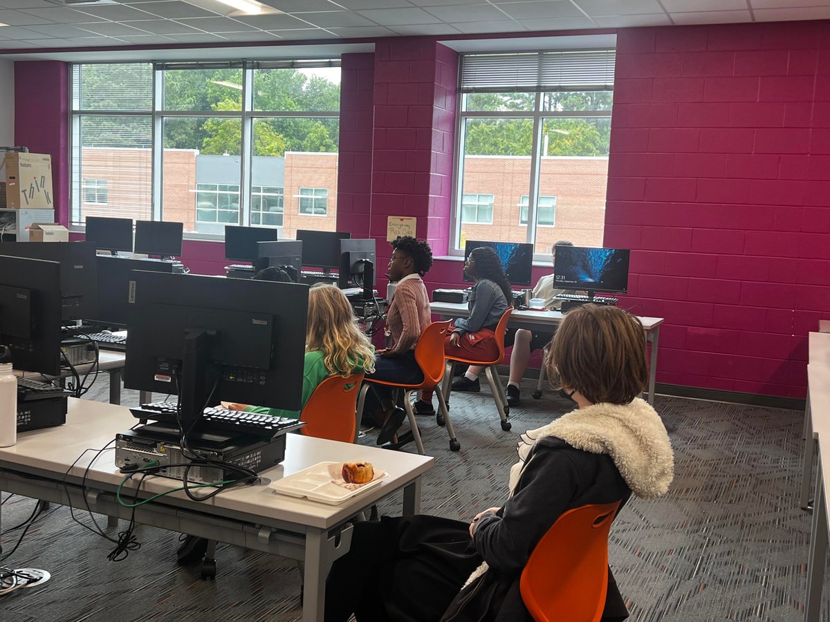 Rhonda Lusher tweet media