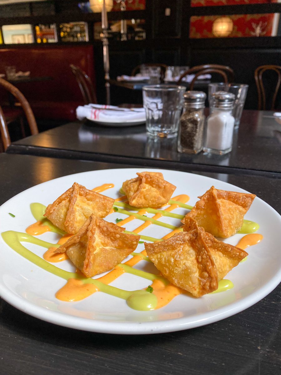 rubysoysterbar's tweet photo. Who’s hungry? #LobsterWontons 🦞🥟 https://t.co/40QKqS05V1