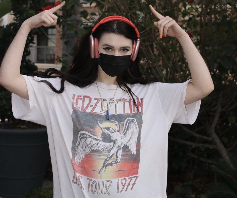 jessiesthinker's tweet photo. like this if you're excited for jessie's upcoming music video! https://t.co/FYDuCE3JCq