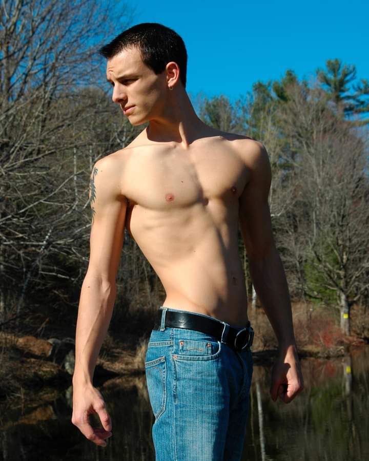 MDonAlex's tweet photo. ALWAYS on the lookout for athletic, young guys who would be up for a video/photography collaboration near Boston! #malemodel #showoffguys #notshyguys #modeltwinks #twinkmodel #fitmale #exhibitionistguys #FineArtPhotography #MalePhysique #MaleNude #GayArt #QueerArt #NudeModel https://t.co/zfE1aWyXri