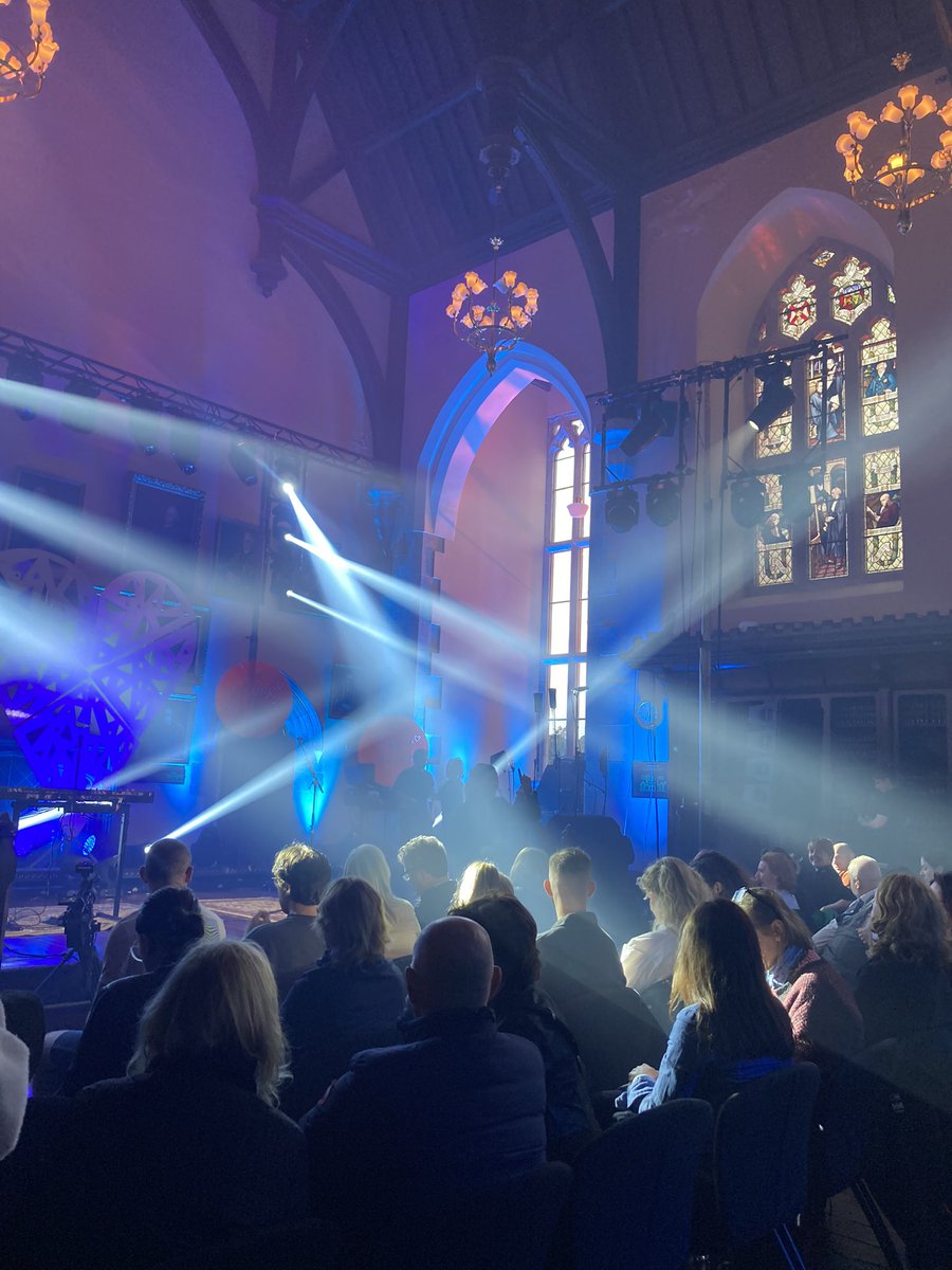 UCC's tweet photo. Just 5 minutes until @OtherVoicesLive: Bringing it all Back Home✨

Join us live online now.
👉https://t.co/QdL7s94Cnt 

🌍 Share your shoutouts with host @MayKay316 during the show with #OVUCC. https://t.co/APCJhEuqdT