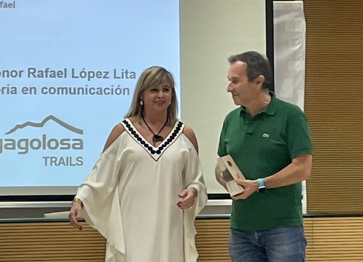 Vicenblay's tweet photo. Imposible premio más merecido.
El @PenyagolosaTr ha sido un referente del #OrgulldeCS y sigue poniendo en el mapa mundial deportivo a la millor terreta del món.
Hoy, @adComunica_cs reconoce esa trayectoria en comunicación y su impacto en la provincia. 👏🏻👏🏻👏🏻 https://t.co/hHqldT2FMZ