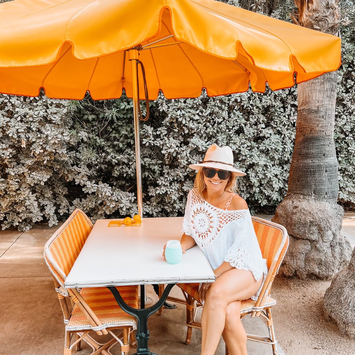 We're having such a hard time letting summer go! 🌞⛱️😆 Poolside, beachside or lakeside with a GOVERRE full of our fave drink is just the best! Fortunately, GOVERRE never goes out of season! ❤️