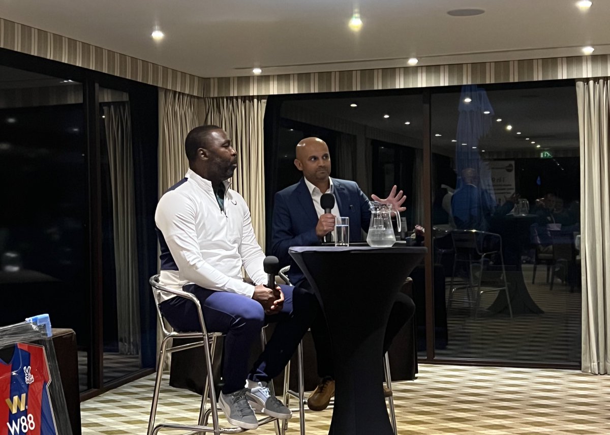 Our golf day is finishing up with a Q&A with our ambassador @vancole9 hosted by @skysports_sheth 🎤 what an incredible career! ⚽️ #KidneyGolfDay