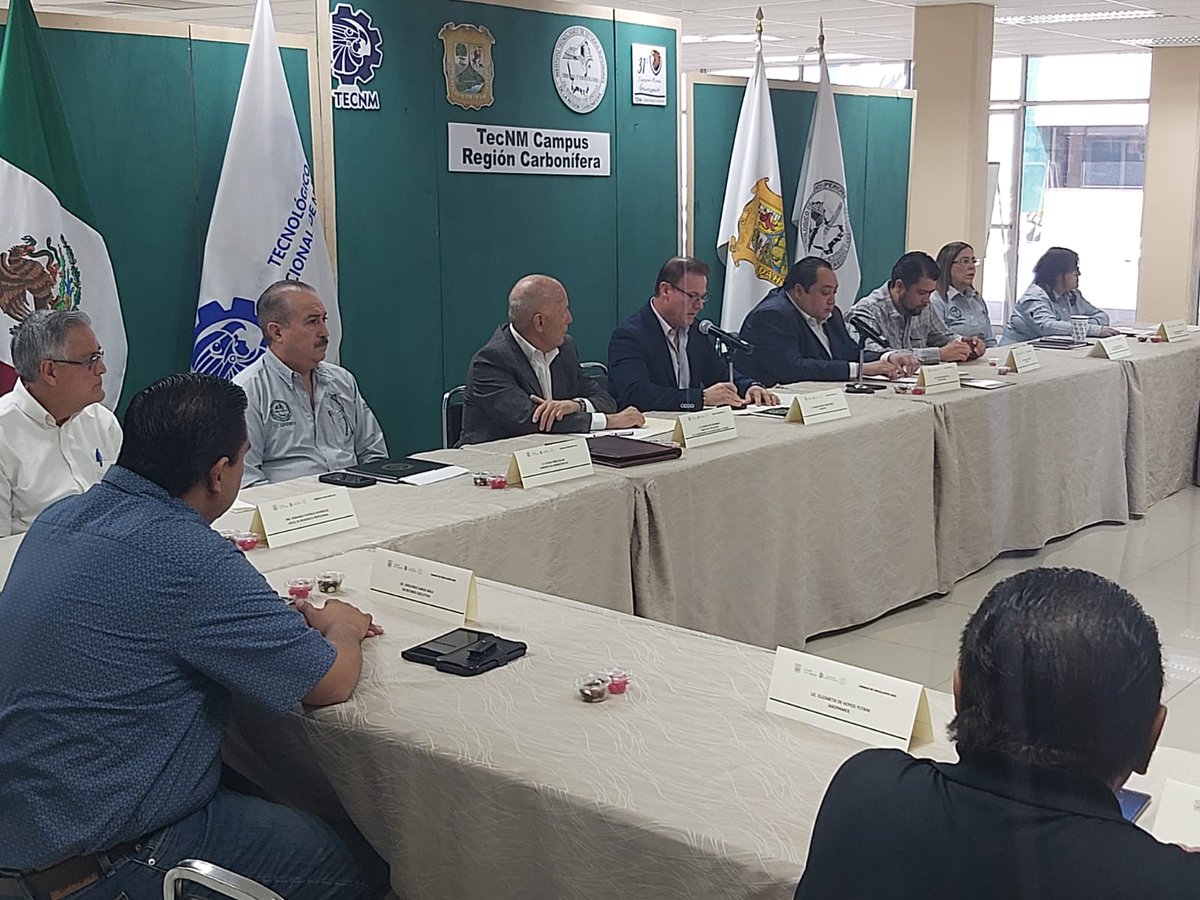 ses_coahuila's tweet photo. Asistió el Lic. Eduardo José Hochamnn, Director de Vinculación de la #SEMyS a la Sesión de Consejo de Vinculación del Instituto Tecnológico de Estudios Superiores de la Región Carbonifera. https://t.co/2YjGguSkaV
