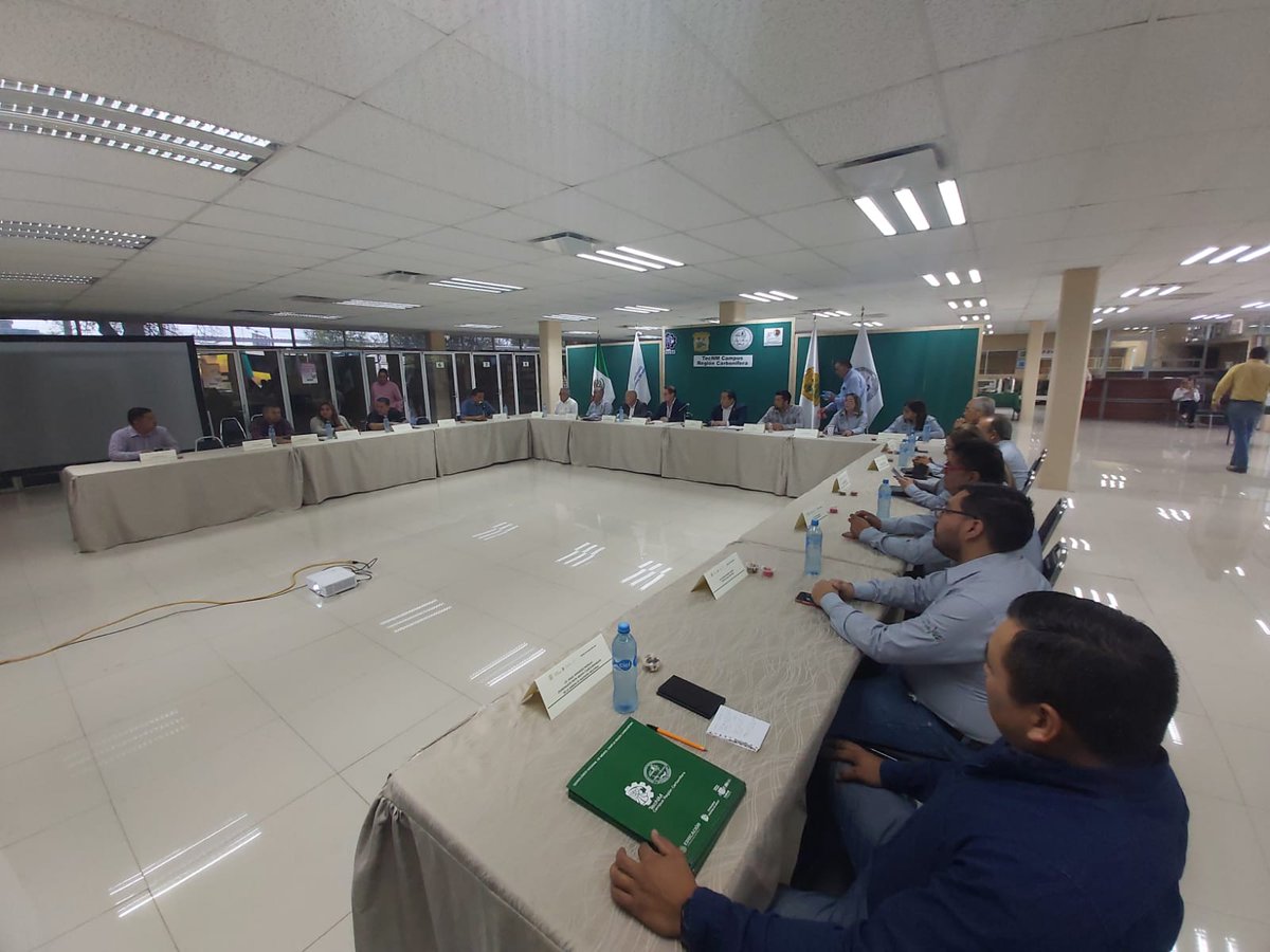 ses_coahuila's tweet photo. Asistió el Lic. Eduardo José Hochamnn, Director de Vinculación de la #SEMyS a la Sesión de Consejo de Vinculación del Instituto Tecnológico de Estudios Superiores de la Región Carbonifera. https://t.co/2YjGguSkaV