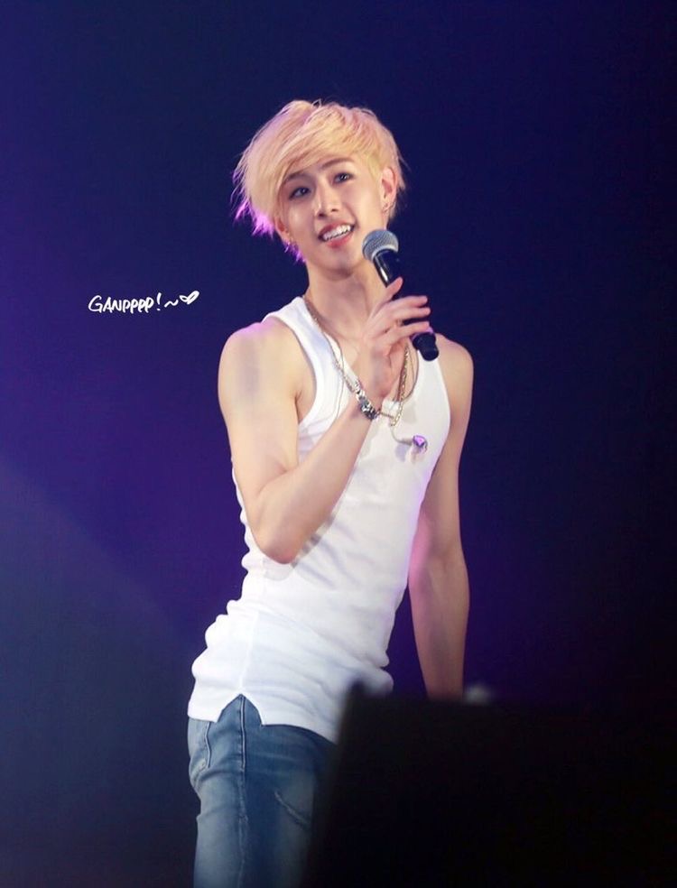 hourly mark: rest tweet media