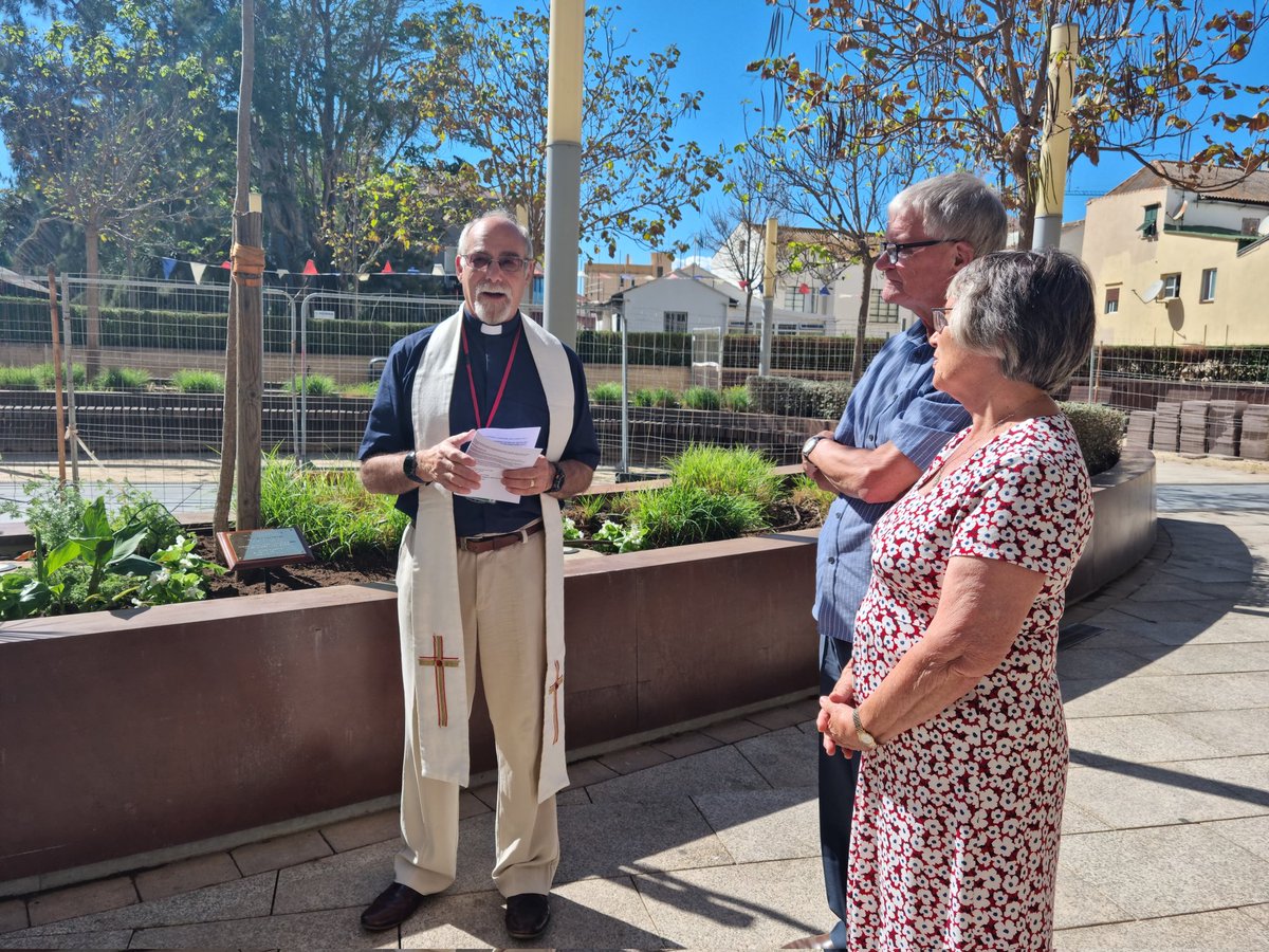 It was very kind of the Port Chaplain Hugh Ellis to bless Simon's tree. David and Margaret were much comforted by his soothing words. The day helped bring them some closure after over 35 years of grief #SimonParkes