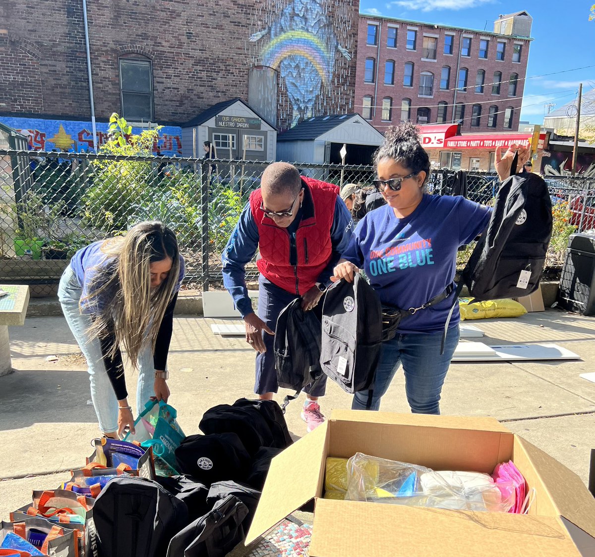 CGWDelishus42's tweet photo. #BCBSMA #ServiceDay2022 @NOAHCDC https://t.co/Ep8PyRxcb2